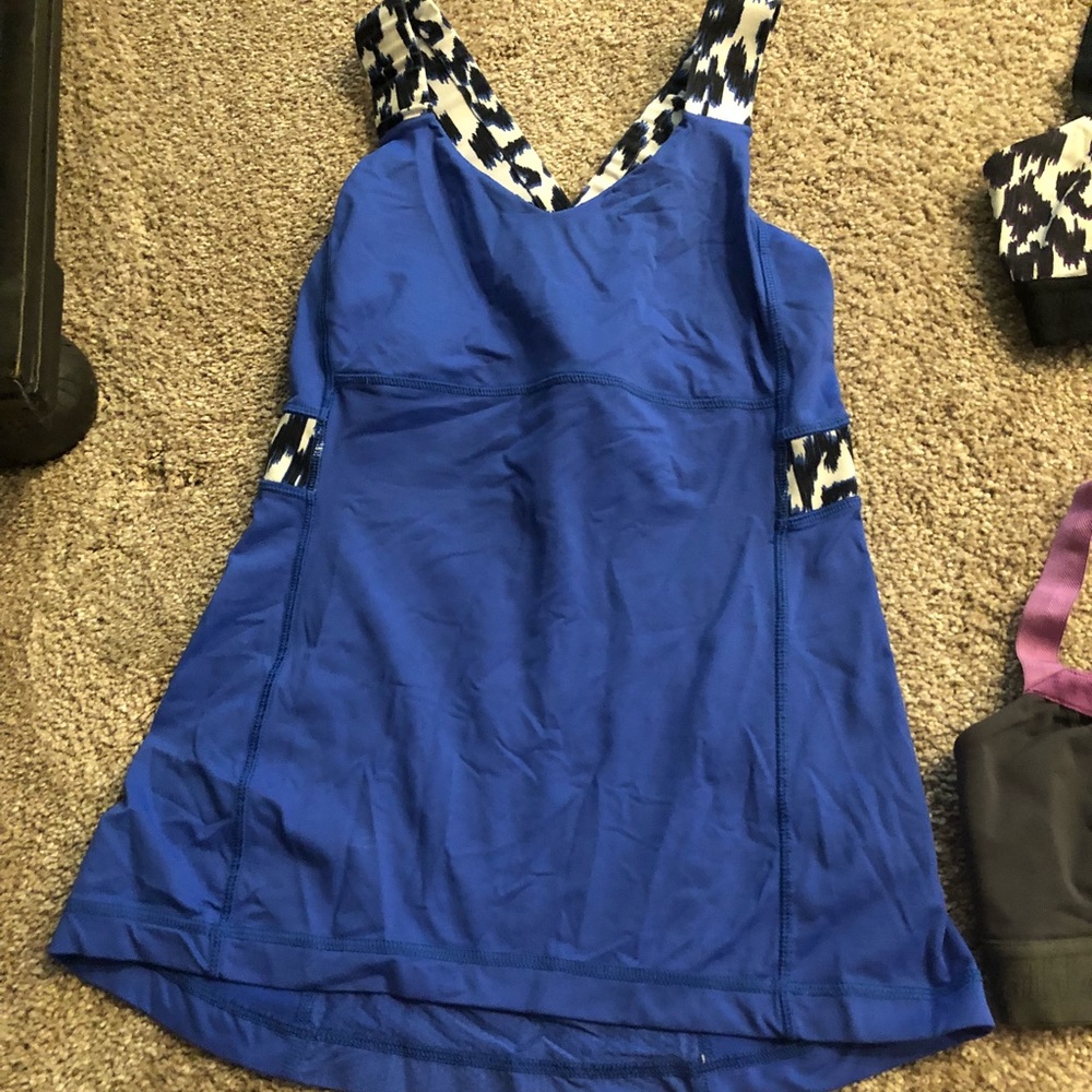 Lululemon workout tank/sports bras